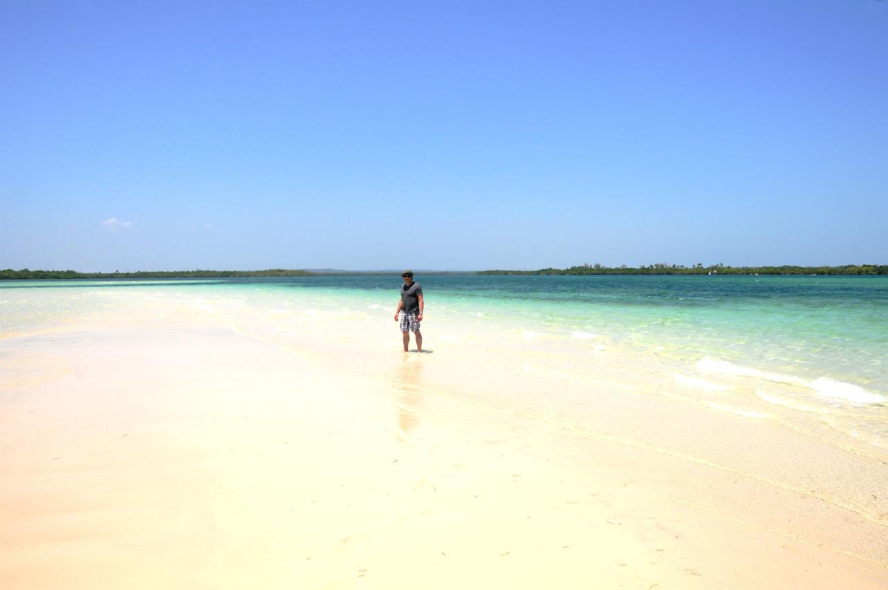Msambweni Beach House Villa Bagian luar foto