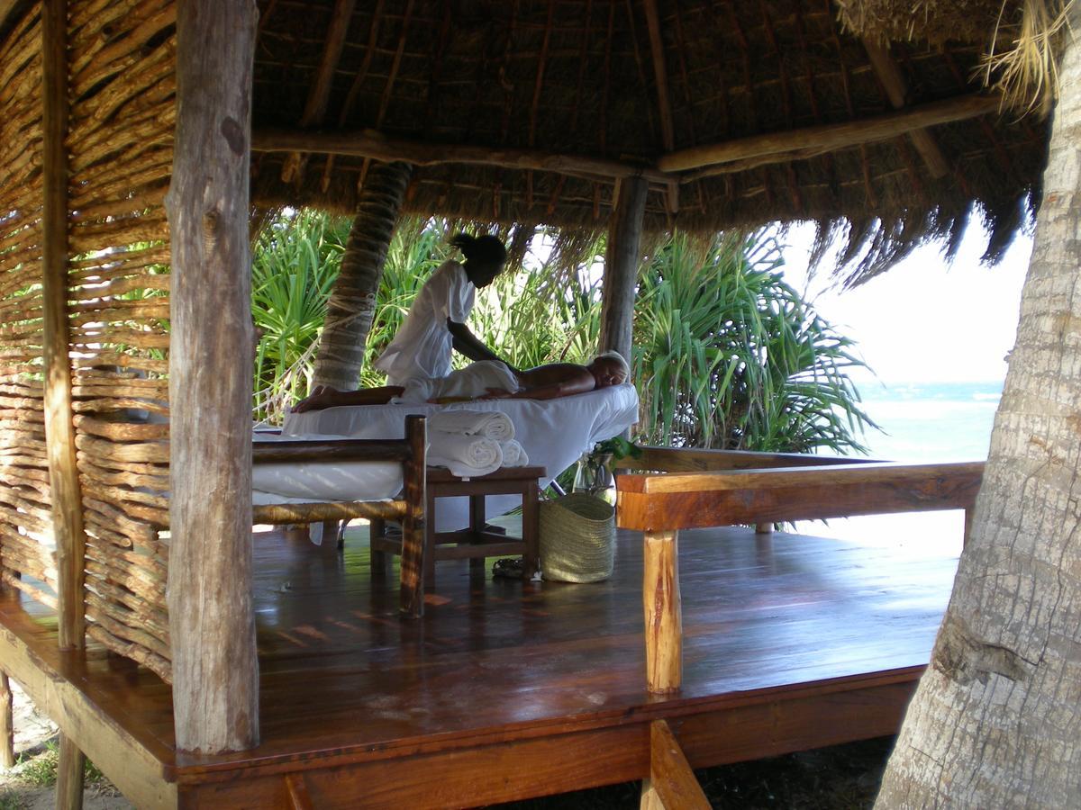 Msambweni Beach House Villa Bagian luar foto