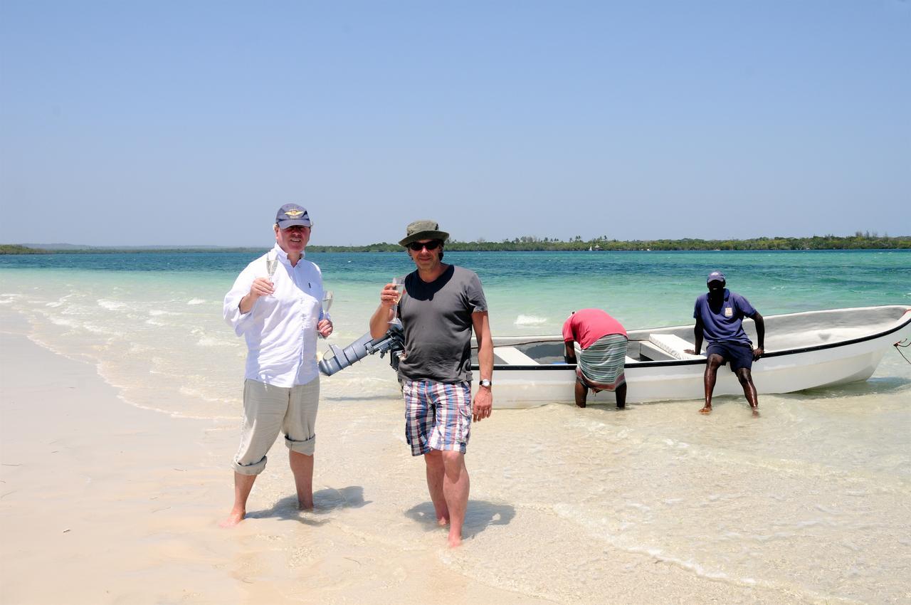 Msambweni Beach House Villa Bagian luar foto
